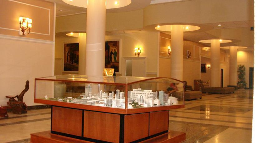 Отель Wyndham Garden Baronne Plaza Новый Орлеан Экстерьер фото